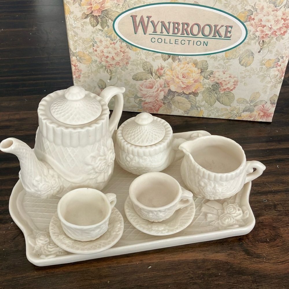 Wynbrooke Collection Cream Tea Set!